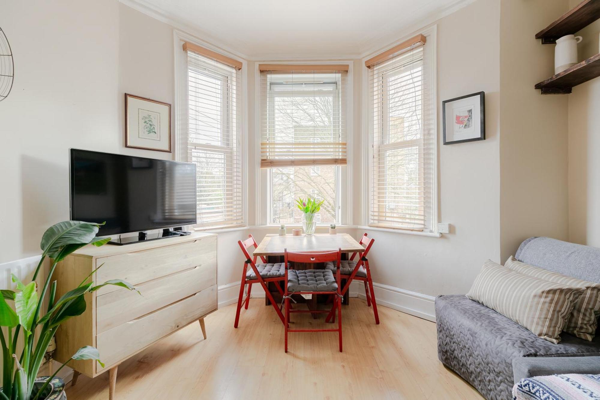 Apartament Artistic Pied-A-Terre, Steps From The Tube, Moments From London'S Heart Zewnętrze zdjęcie