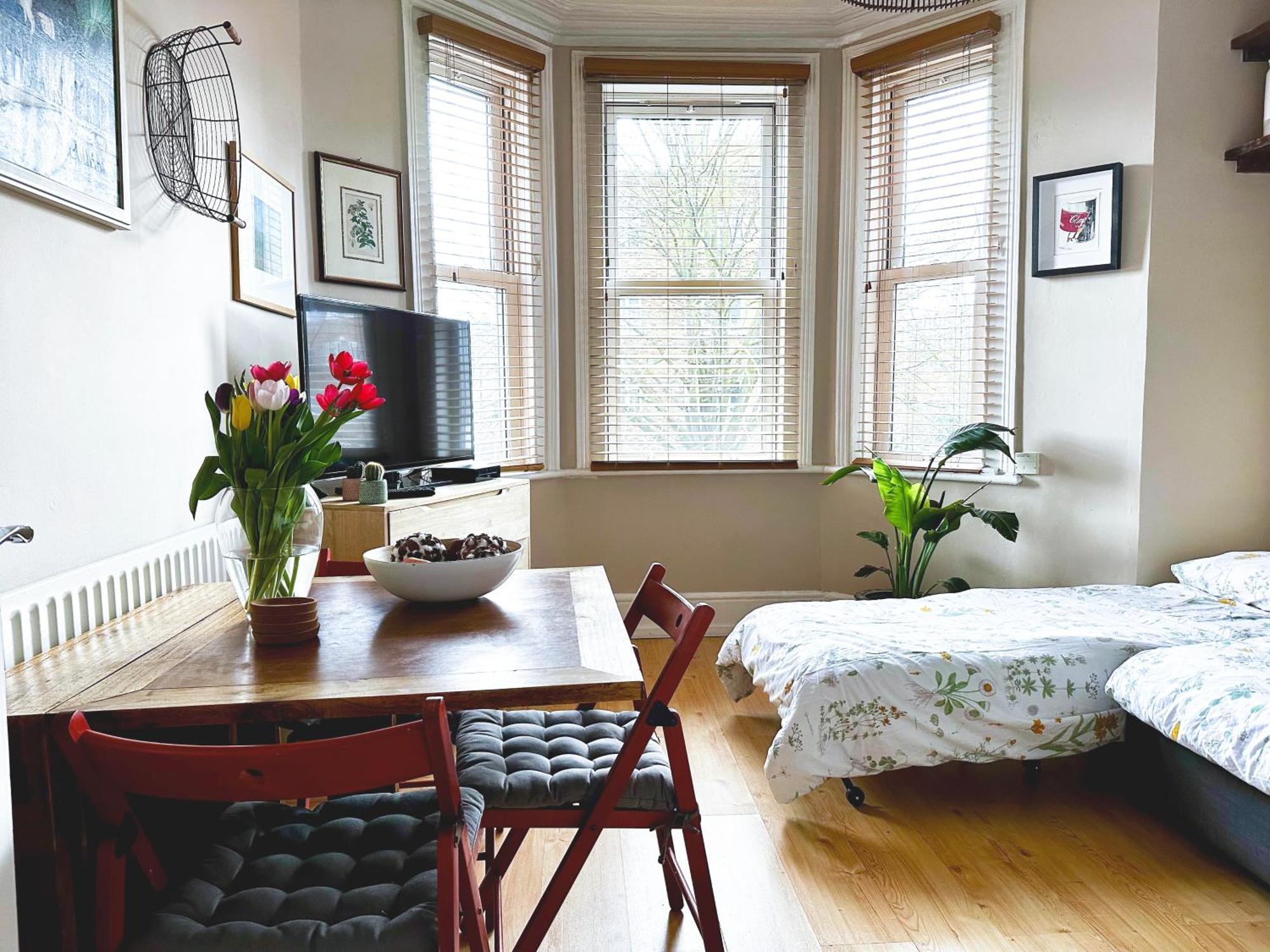 Apartament Artistic Pied-A-Terre, Steps From The Tube, Moments From London'S Heart Zewnętrze zdjęcie